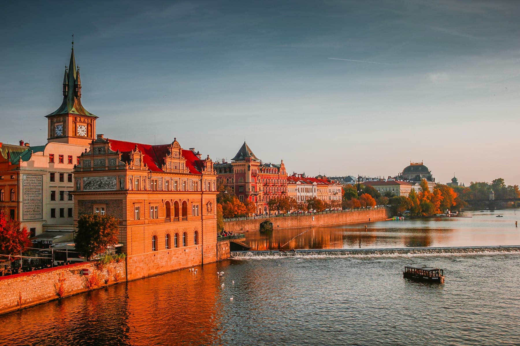 Praha při západu slunce