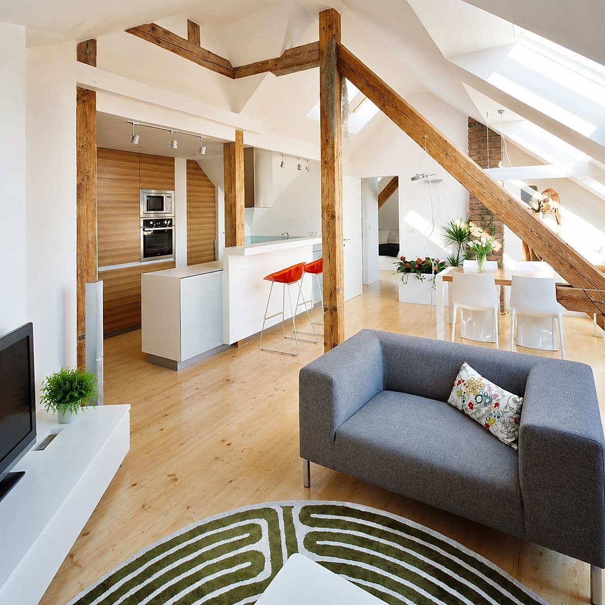 Аренда квартиры 2+kk 90 м² — Dejvice