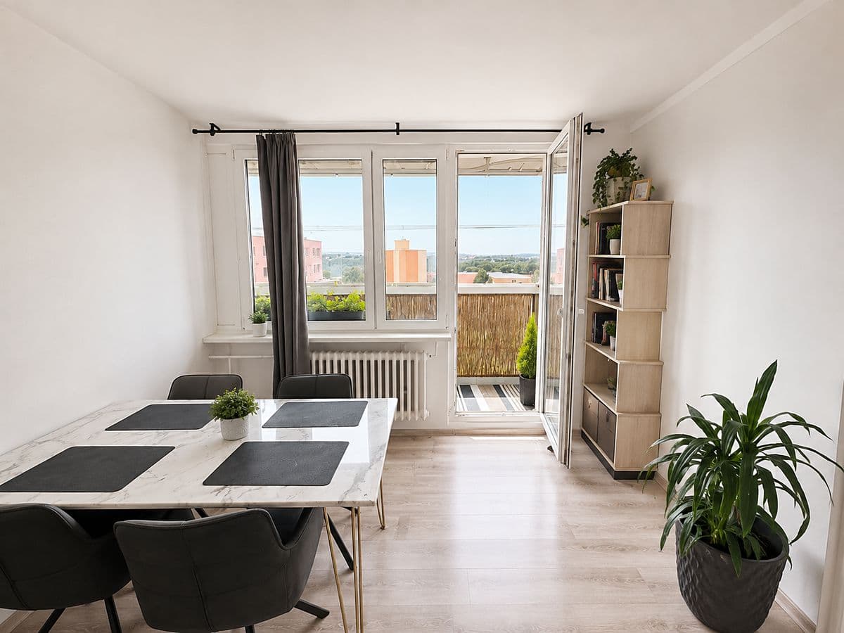 Pronájem bytu 3+1, 75 m² — Bohnice